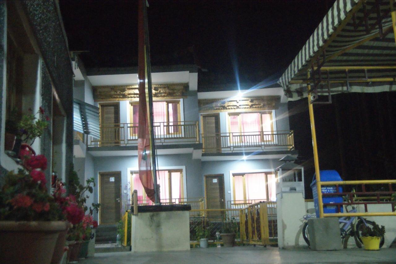 Chandan Guest House Leh Ngoại thất bức ảnh